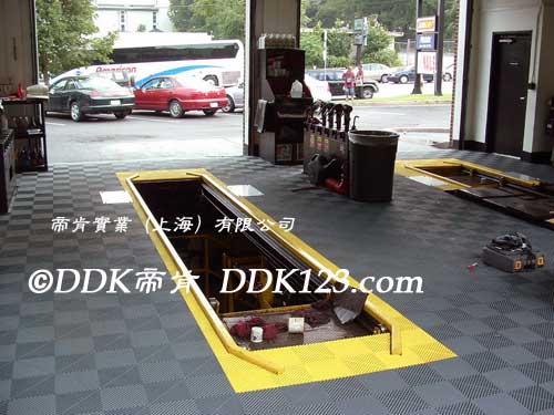 汽車貼膜的店地面用什么鋪裝好？「DDK-HB338」汽車美容貼膜店鋪地面的材料